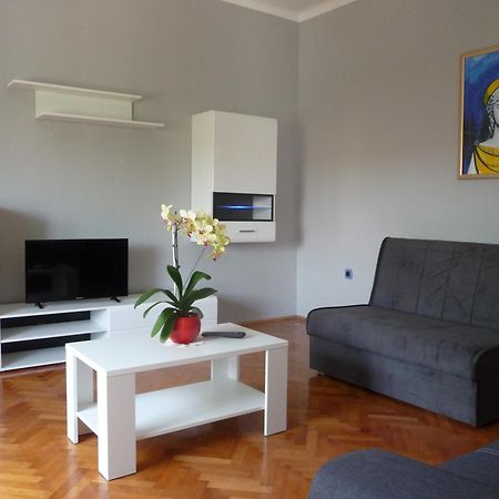Apartments Noris Pula Exterior photo