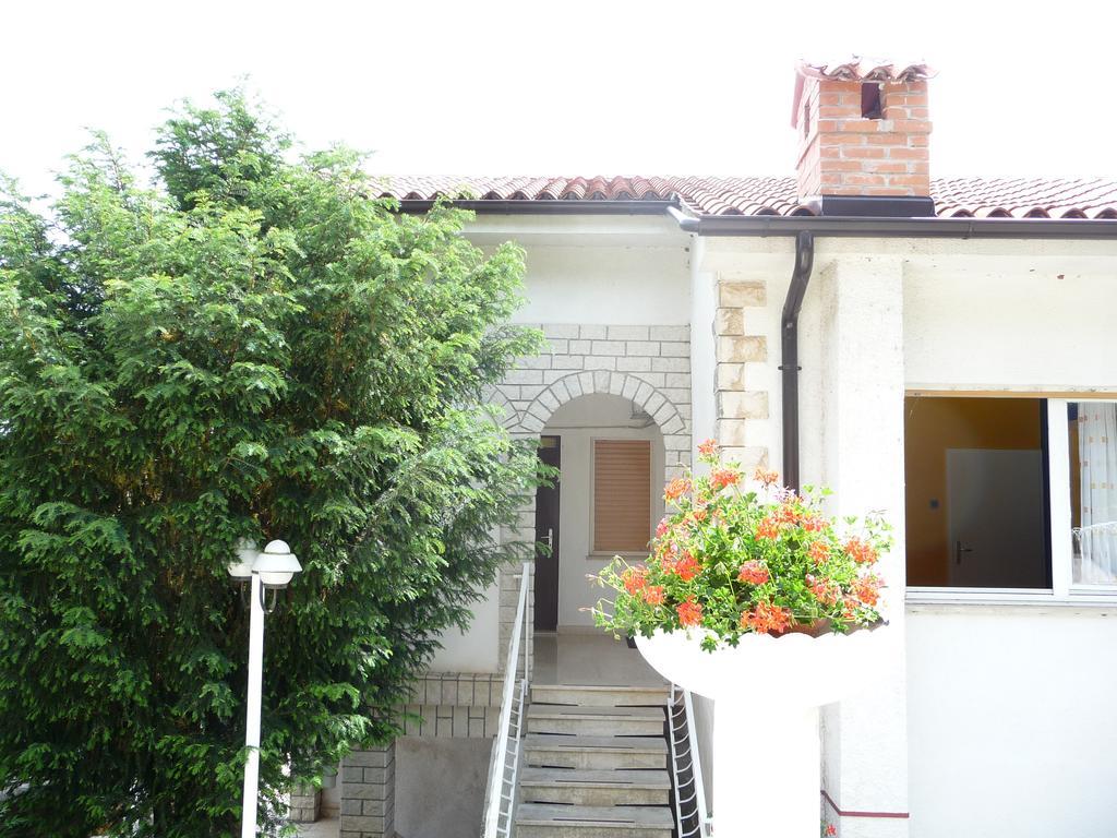 Apartments Noris Pula Exterior photo