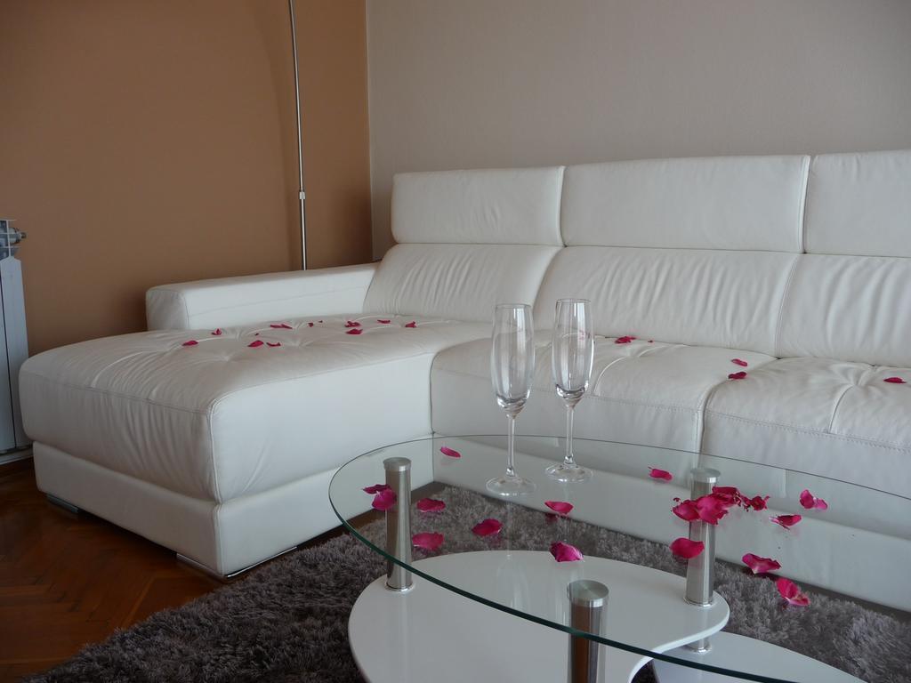 Apartments Noris Pula Exterior photo