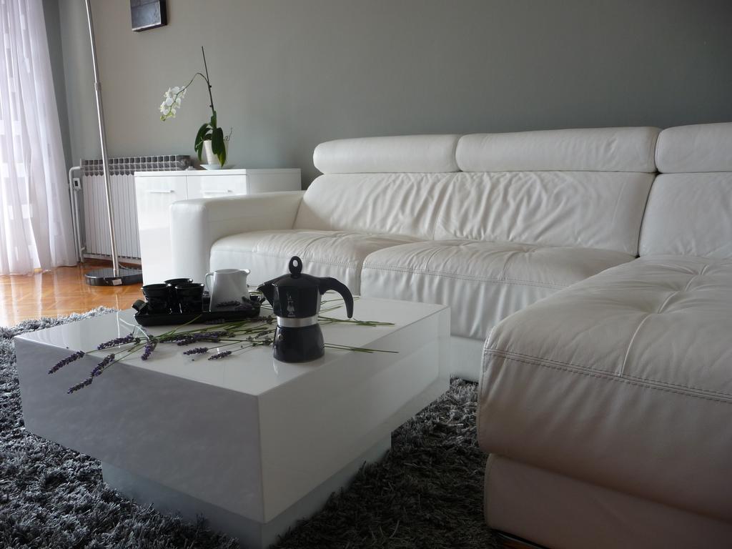 Apartments Noris Pula Exterior photo