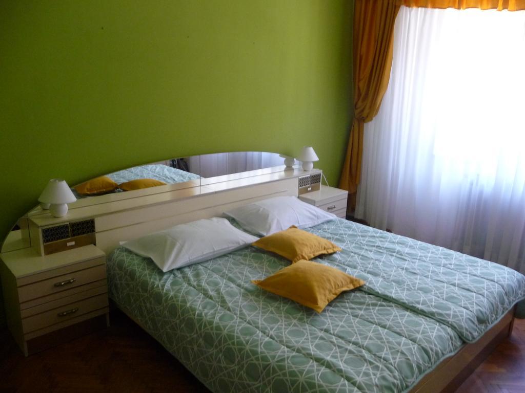 Apartments Noris Pula Exterior photo