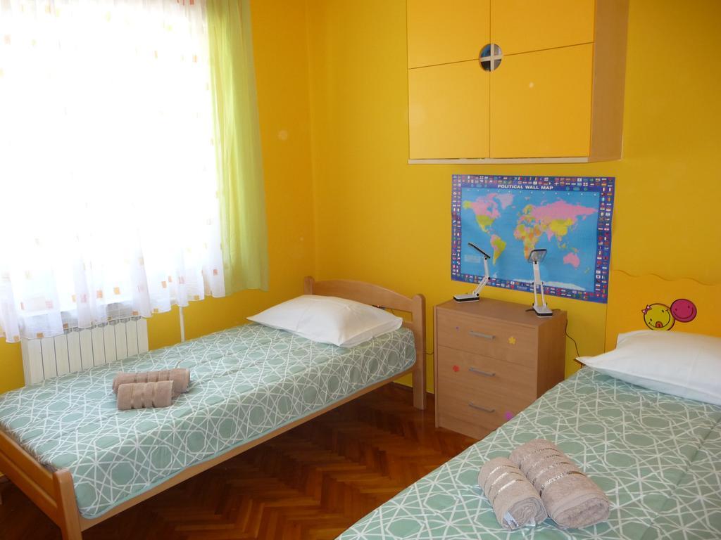 Apartments Noris Pula Exterior photo