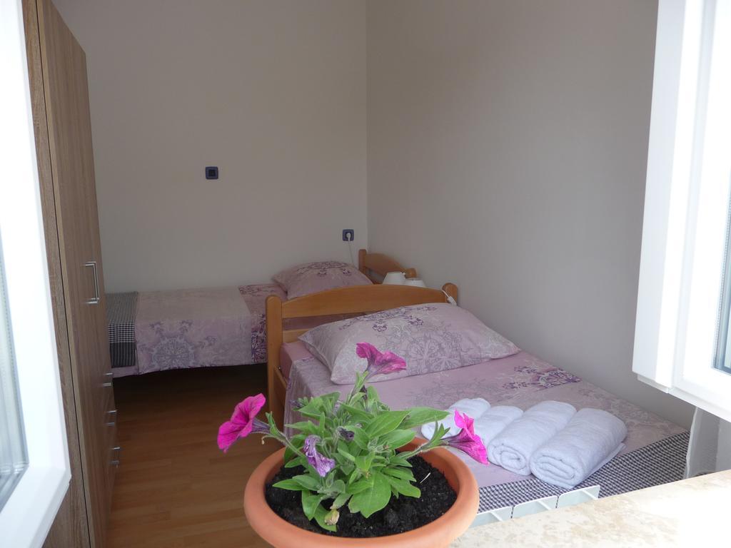 Apartments Noris Pula Exterior photo